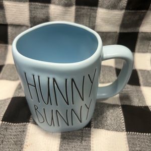 Rae Dunn, hunny, bunny mug.